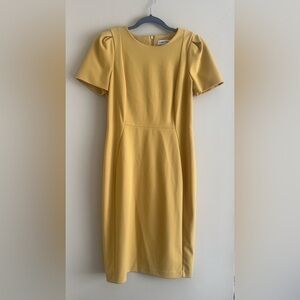 2 Preowned Dresses - Women's Round-Neck Short-Sleeve Sheath Dress Size 10